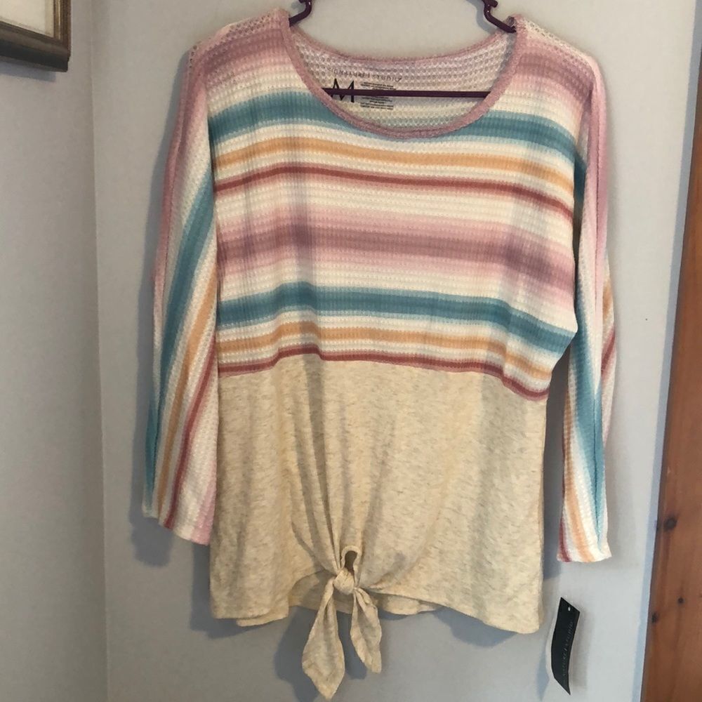 NWT Signature Studio Med Top